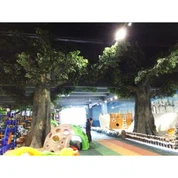 Pohon raksasa buatan Ficus